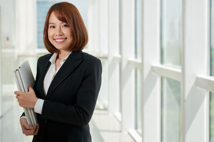 Chi phí đầu tư EB5 định cư Mỹ bao nhiêu tiền? 2 chi phí pháp lý cho luật sư di trú